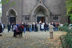 Die erste Rast. Zurück in den Bus geht erst nach ein paar Liegestützen.
